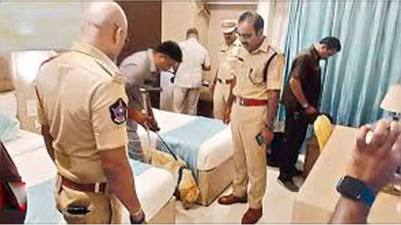 Bomb Threat | తిరుపతిలో కలకలం.. హోటళ్లకు మళ్లీ బాంబు బెదిరింపు ఈ మెయిల్స్‌