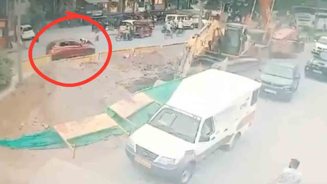 Watch: బానెట్‌పై పడిన ట్రాఫిక్ కానిస్టేబుల్.. కొంత దూరం ఈడ్చుకెళ్లిన కారు, వీడియో వైరల్‌