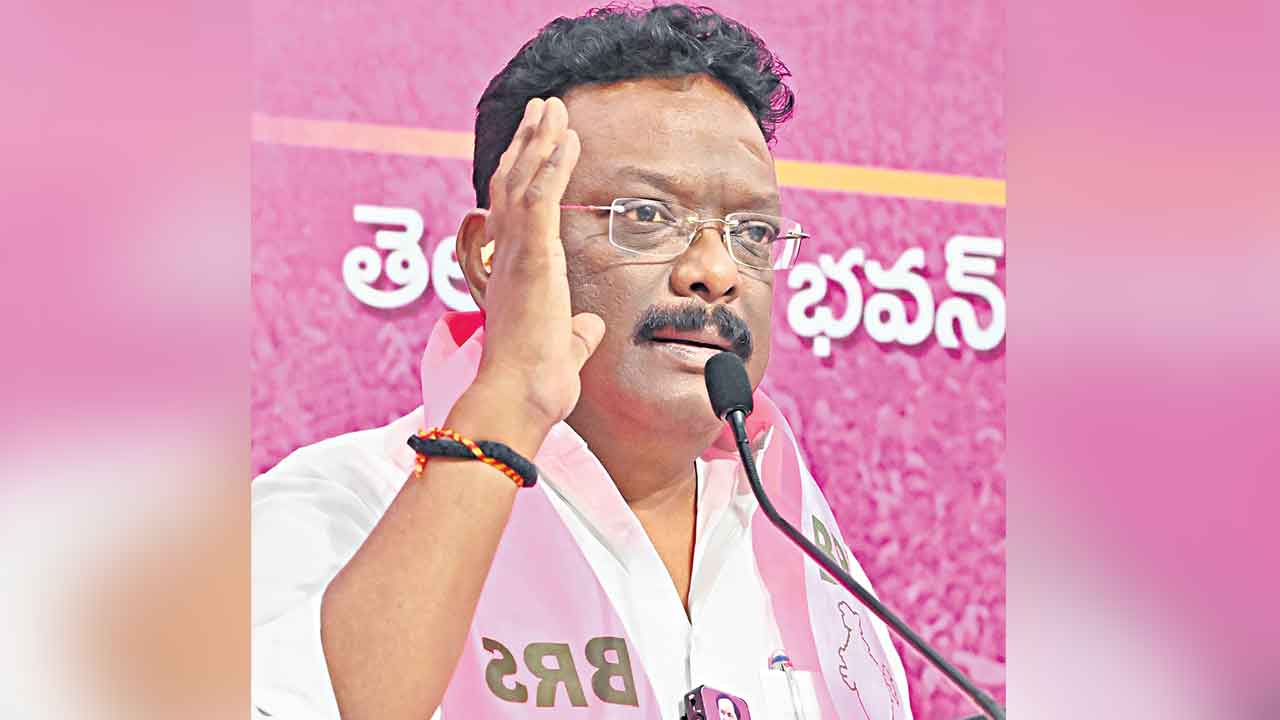 కేటీఆర్‌ కుటుంబంపై కుట్ర రాజకీయాలు