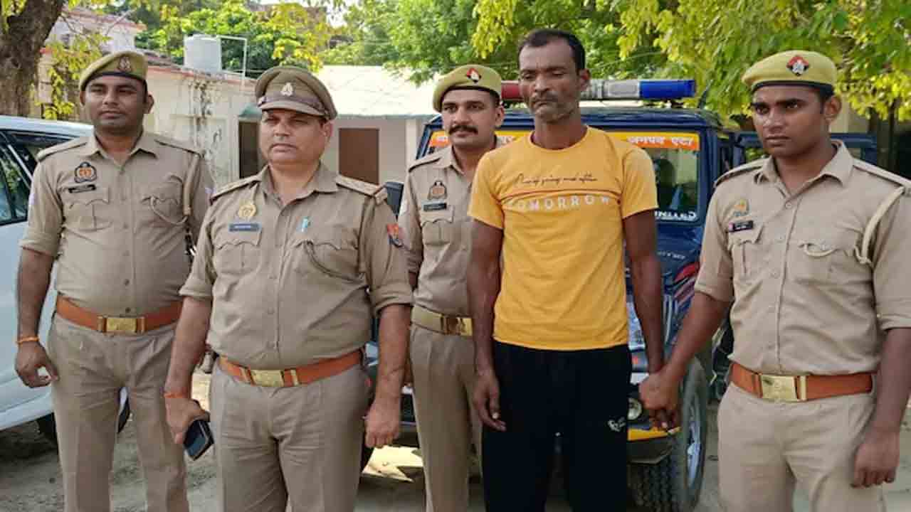 Woman Killed by Daughter’s Lover | కుమార్తెను చంపేందుకు వ్యక్తిని నియమించిన మహిళ.. ఆమెనే హత్య చేసిన కుమార్తె ప్రియుడు