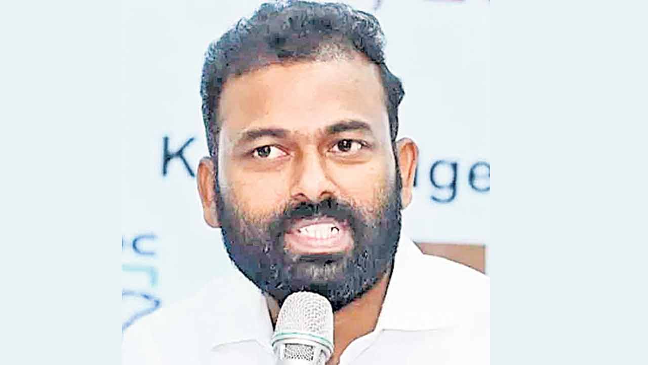 కేసీఆర్‌ ఉద్యోగాలకు రేవంత్‌ కలరింగ్‌