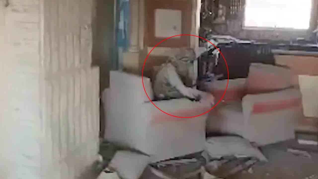 Yahya Sinwar | చనిపోయే ముందు హమాస్‌ చీఫ్‌ సిన్వార్‌ చివరి క్షణాలు.. డ్రోన్‌ వీడియో