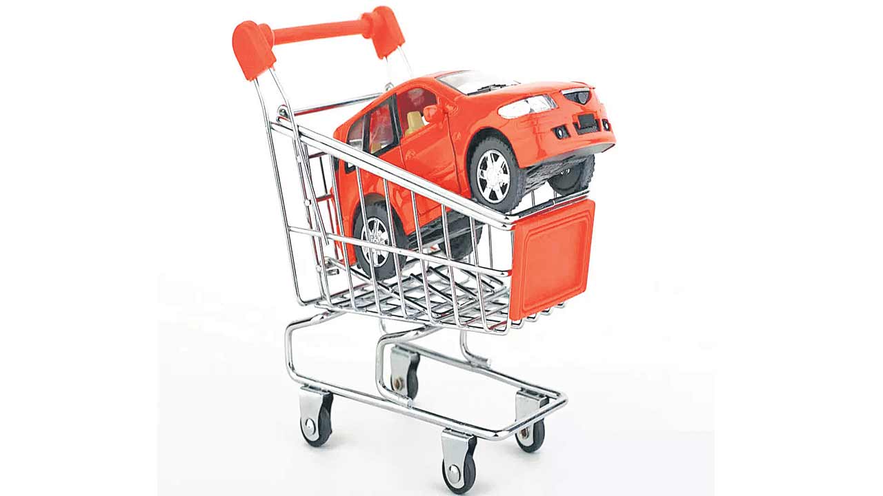 Deepavali Offers | కార్లపై పండుగ డిస్కౌంట్‌.. 3 లక్షల వరకు రాయితీ ఇస్తున్న సంస్థలు