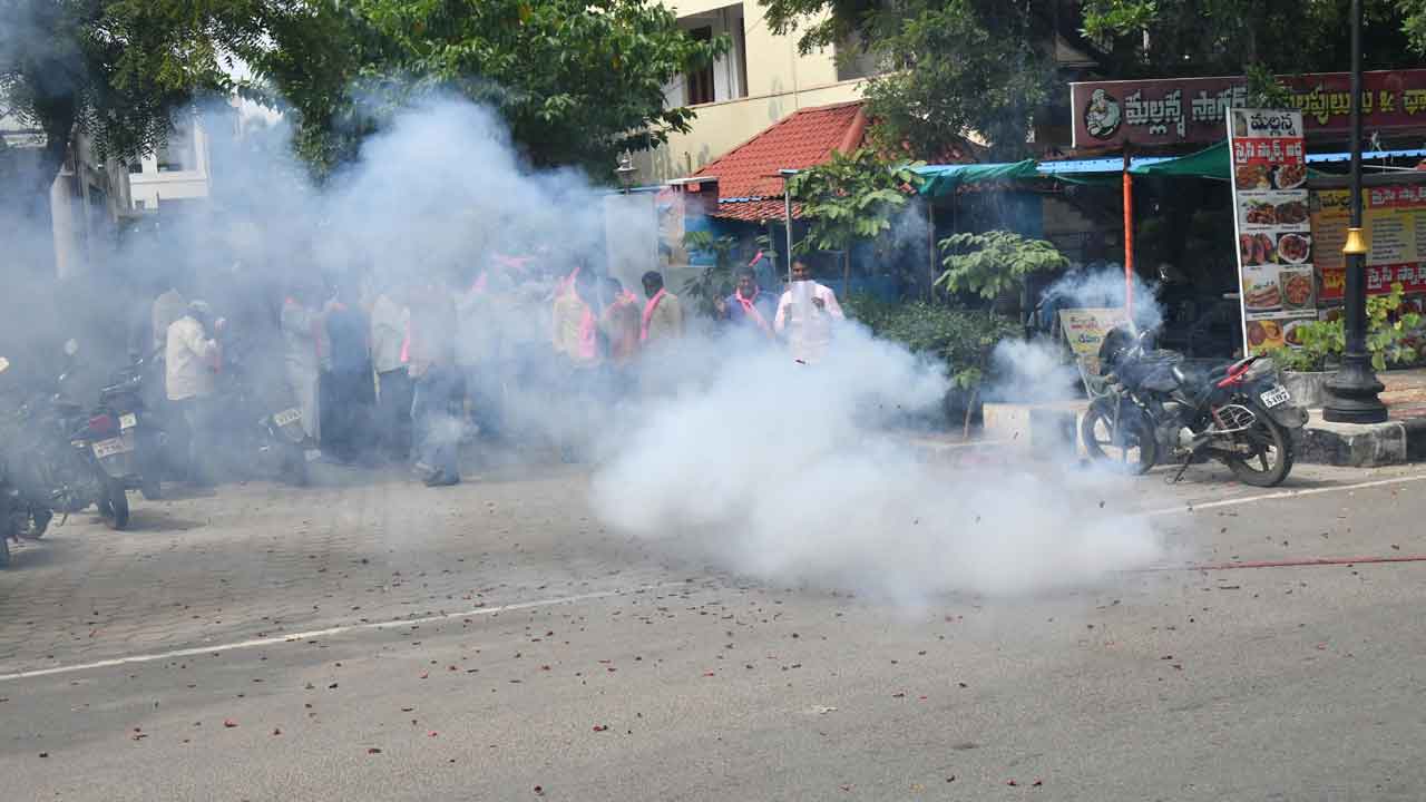 BRS | విద్యుత్ చార్జీల పెంపు ప్రతిపాదనలకు బీఆర్‌ఎస్‌ చెక్‌.. రాష్ట్ర వ్యాప్తంగా అంబరాన్నంటిన సంబురాలు