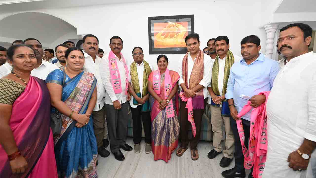 BRS Party | కొడంగ‌ల్‌లో కాంగ్రెస్ పార్టీకి భారీ ఎదురుదెబ్బ‌.. బీఆర్ఎస్‌లో చేరిన హ‌స్తం నేత‌లు