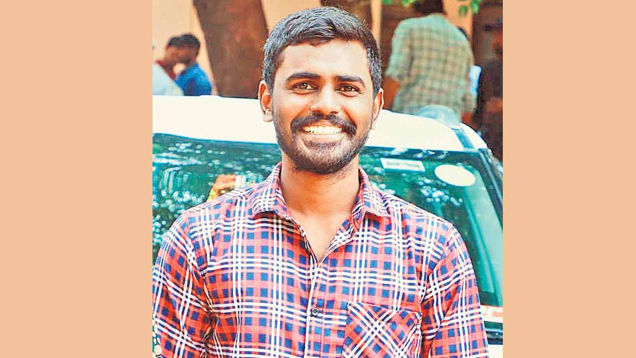 Akunuru Vinay | 10 నెలల్లో 6 ప్రభుత్వ ఉద్యోగాలు.. మేస్త్రీ ఇంట్లో మెరిసిన ఆణిముత్యం