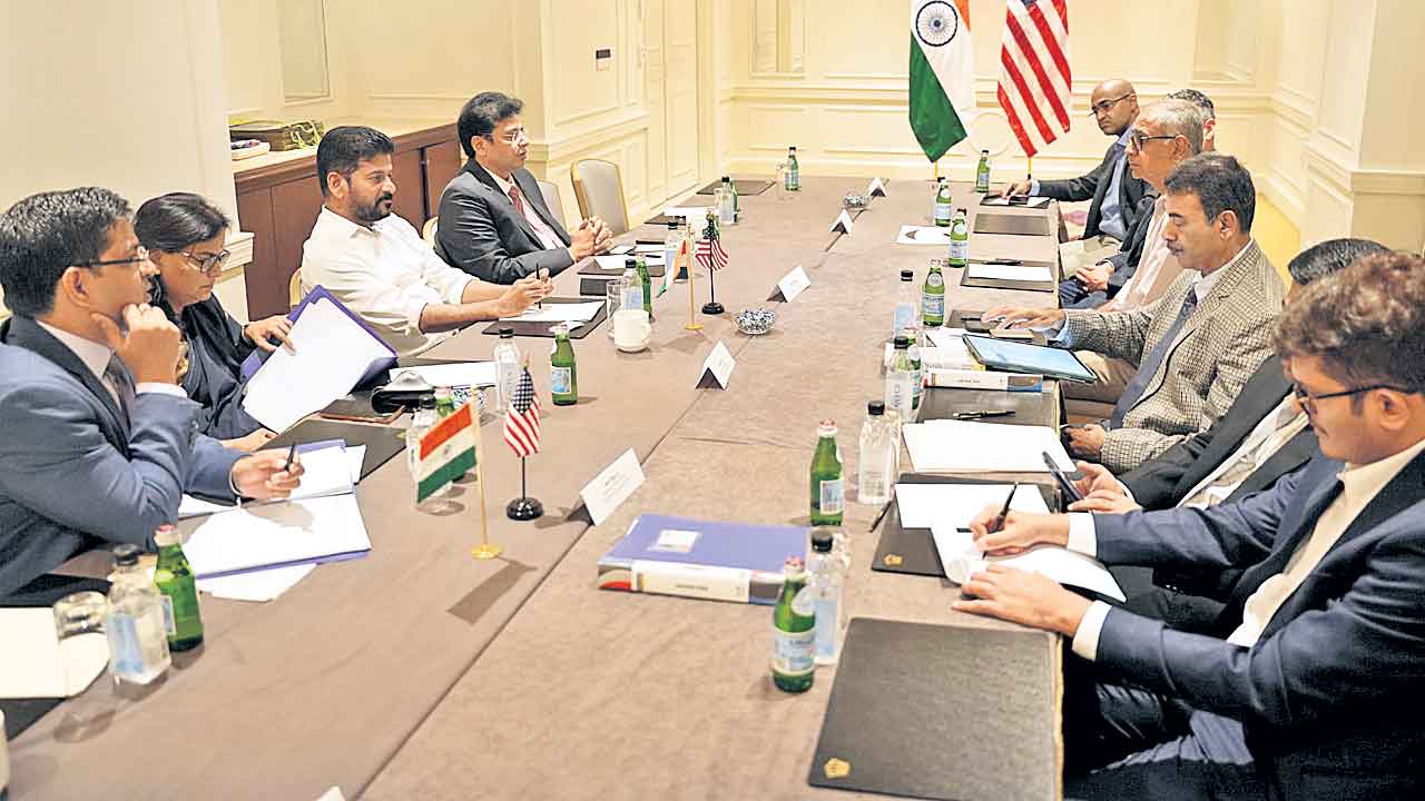 విదేశీ యాత్రలు ఘనం సాధించింది శూన్యం