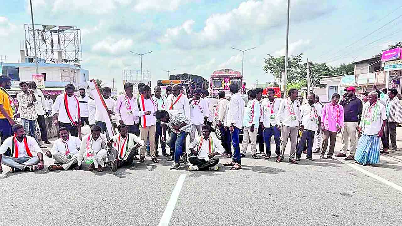 పార్టీలో మాకు ప్రాధాన్యం లేదా?