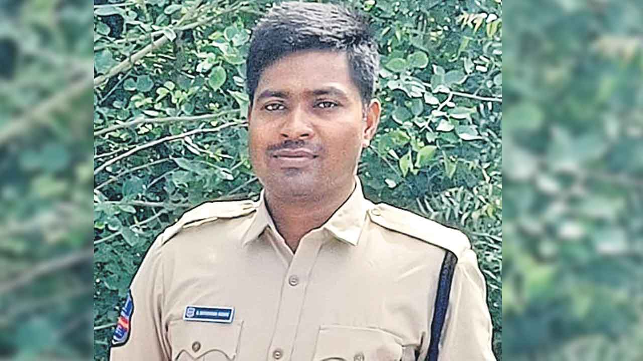 పెండ్లి కుదరడం లేదని ఎక్సైజ్‌ కానిస్టేబుల్‌ ఆత్మహత్య