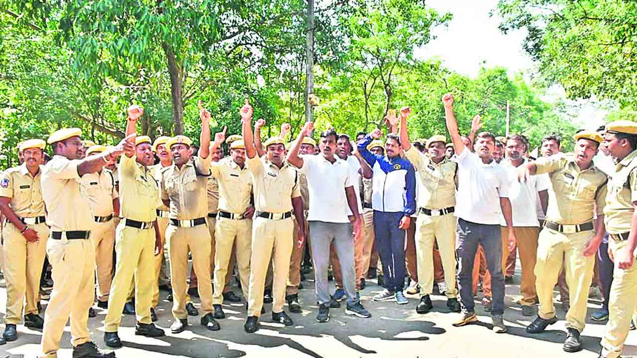 4వ బెటాలియన్‌లో కానిస్టేబుళ్ల నిరసన