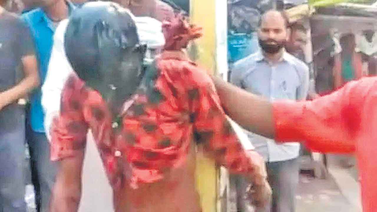 యూపీలో దళిత బాలురపై దాష్టీకం