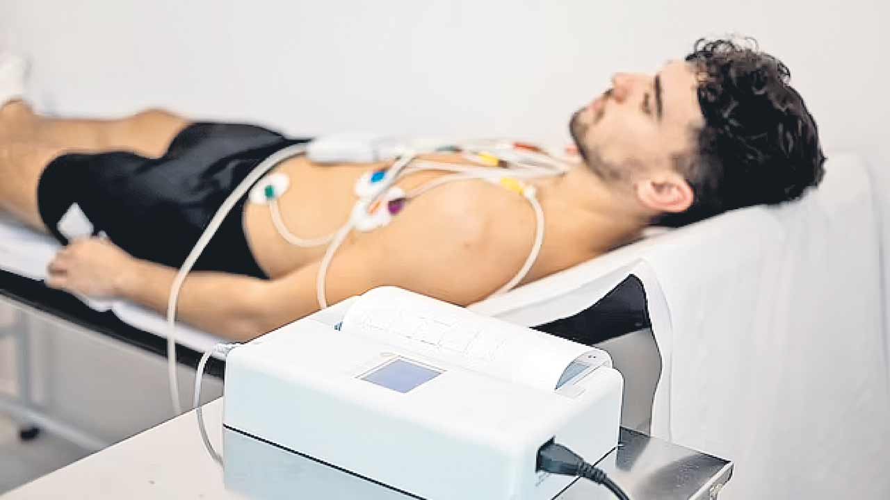 AI death calculator | మృత్యువును పసిగట్టే కాలిక్యులేటర్‌.. బ్రిటన్‌లో వినియోగానికి సిద్ధమవుతున్న హాస్పిటళ్లు