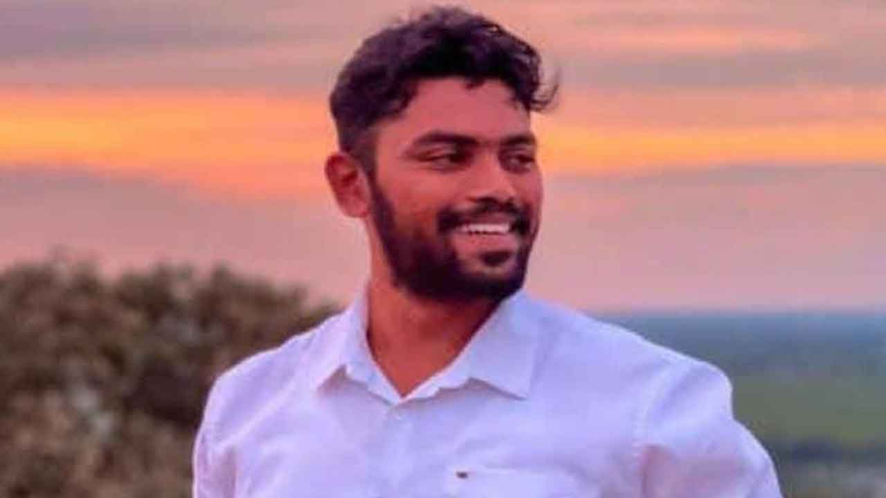 Road accident | గద్వాల జిల్లాలో రోడ్డు ప్రమాదం.. కాంగ్రెస్‌ నేత తనయుడి దుర్మరణం