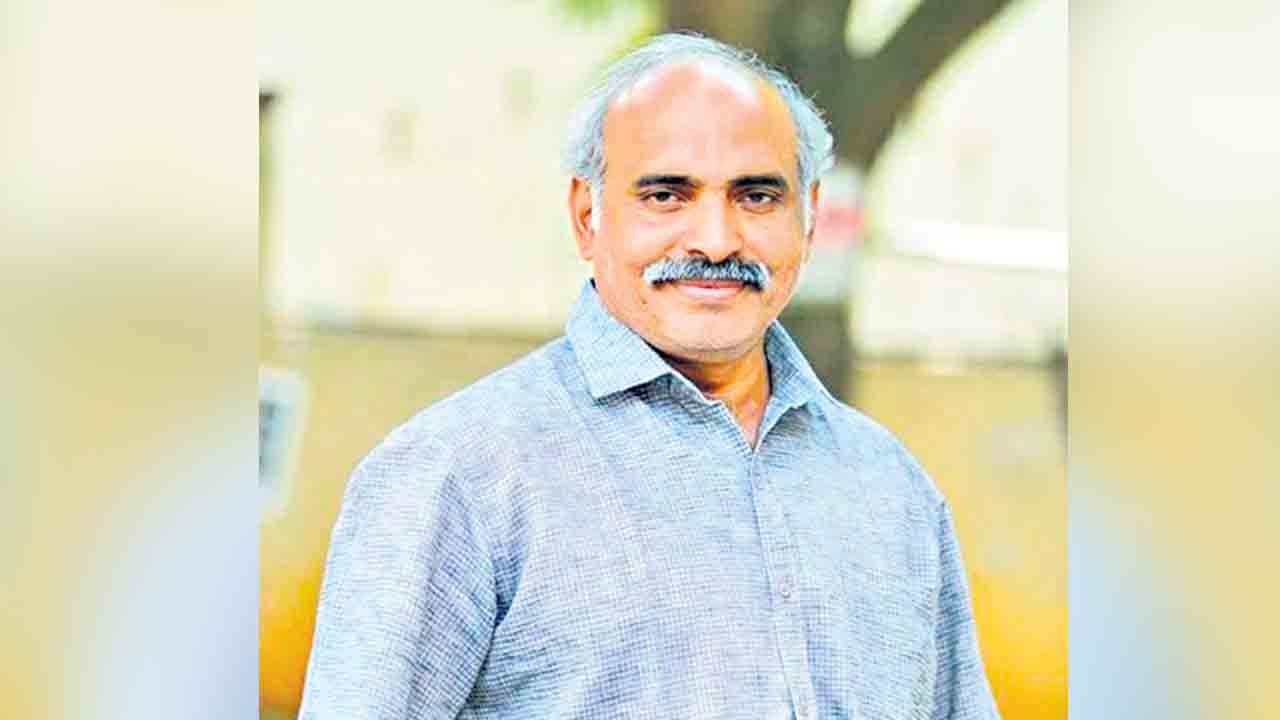 Cinema News | వయోలెంట్‌ యాక్షన్‌ లవ్‌స్టోరీ.. కాక్రోచ్‌