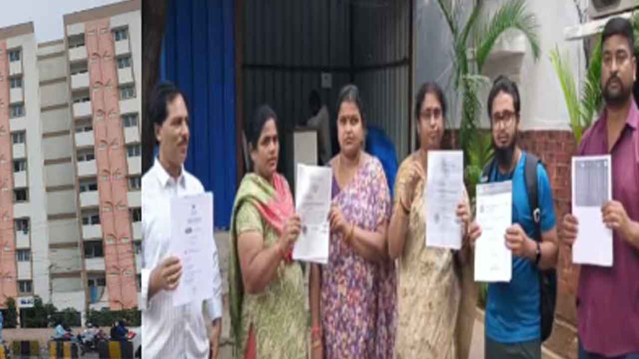 Hyderabad | డబుల్‌ బెడ్‌రూం ఇండ్లు ఇప్పిస్తానని మోసం.. పోలీసులను ఆశ్రయించిన బాధితులు