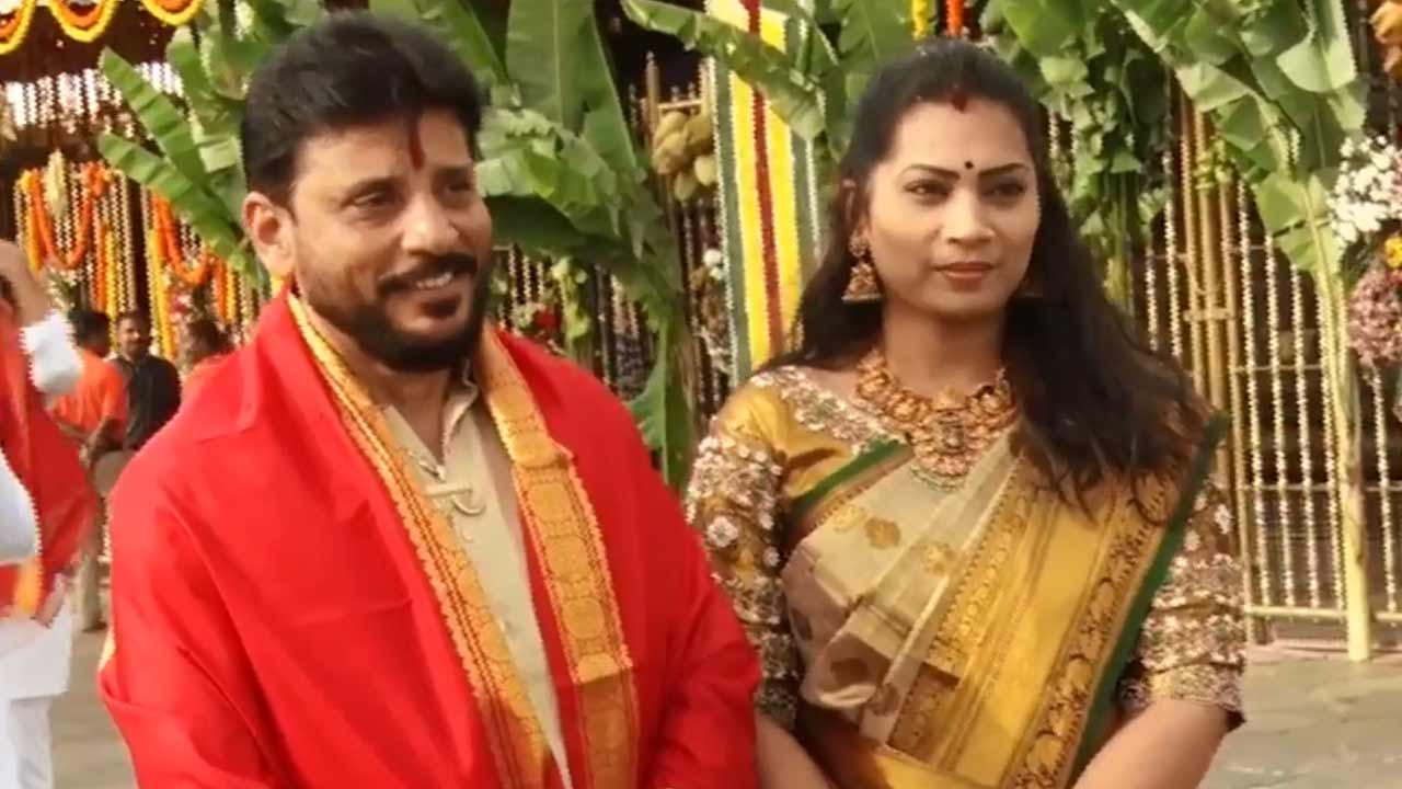 Divvela Madhuri | దివ్వెల మాధురికి తిరుమల పోలీసుల నోటీసులు!