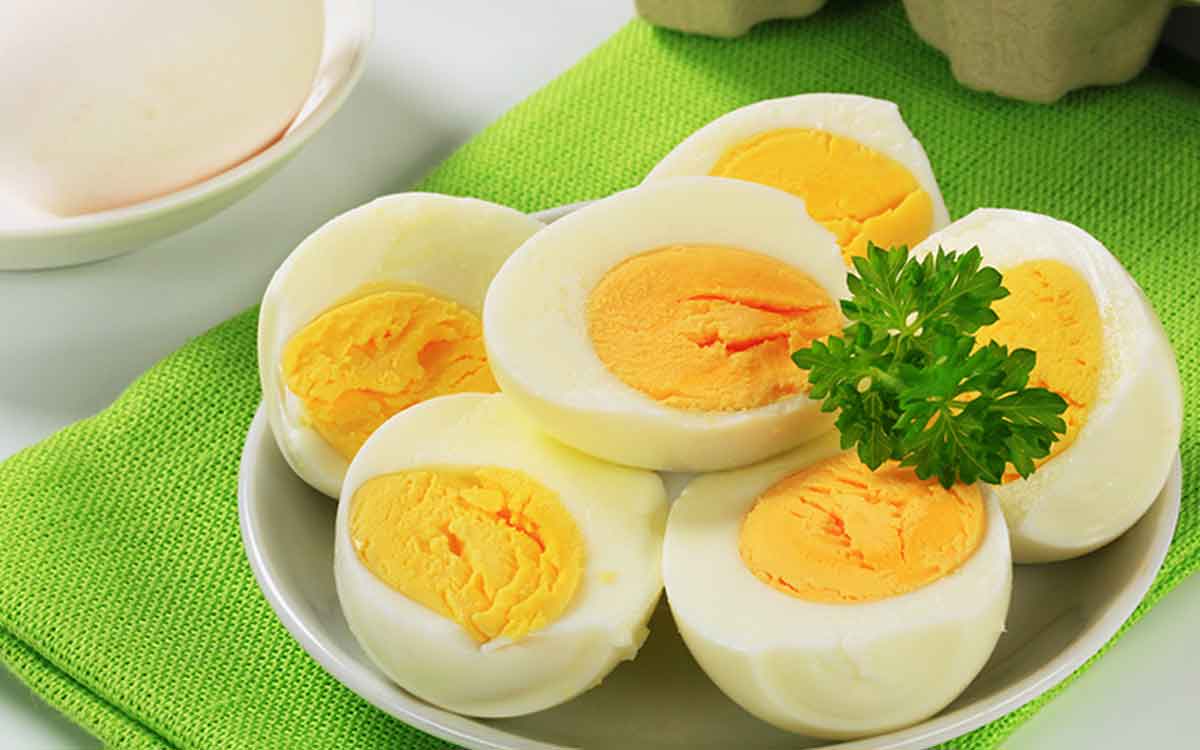 can eating eggs increases cholesterol 