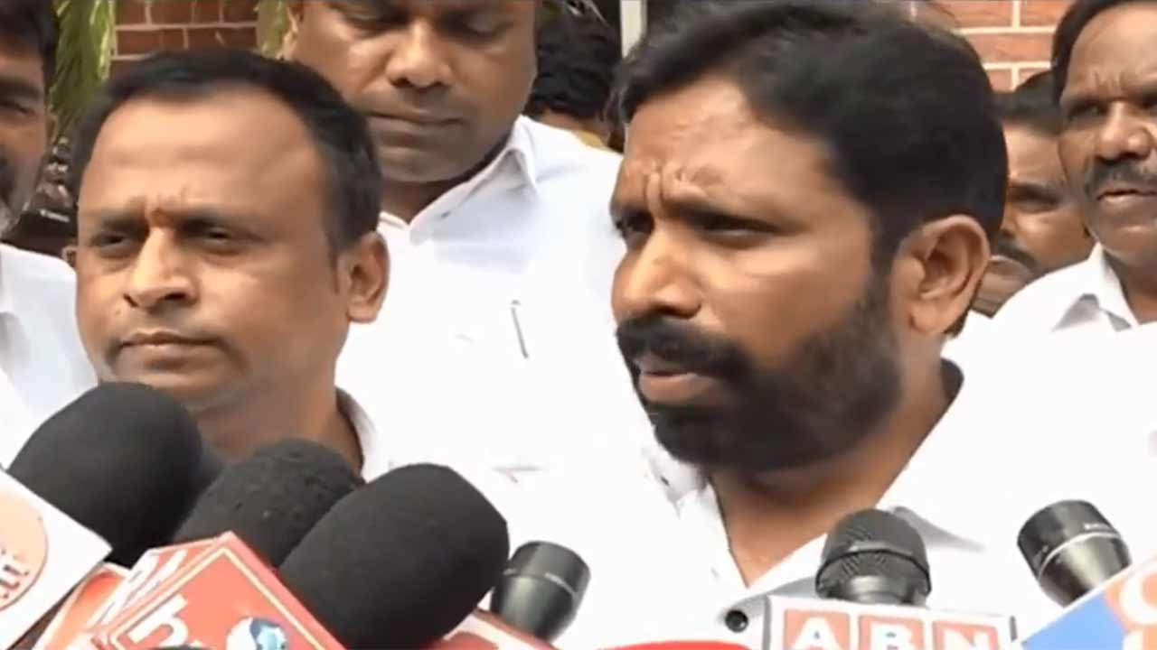 Revanth Reddy | రేవంత్పై క్రిమినల్ కేసు నమోదు చేయండి.. బంజారాహిల్స్లో బీఆర్ఎస్ నేతల ఫిర్యాదు
