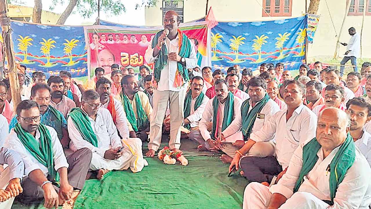 రైతులందరికీ రుణమాఫీ చేయాలి