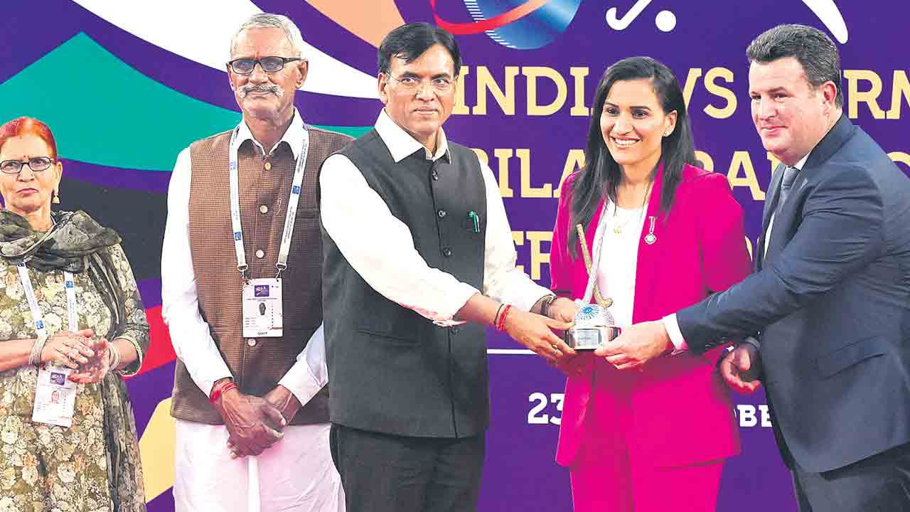 Rani Rampal | రాణి అల్విదా.. 16 ఏండ్ల హాకీ కెరీర్‌కు వీడ్కోలు పలికిన మాజీ సారథి