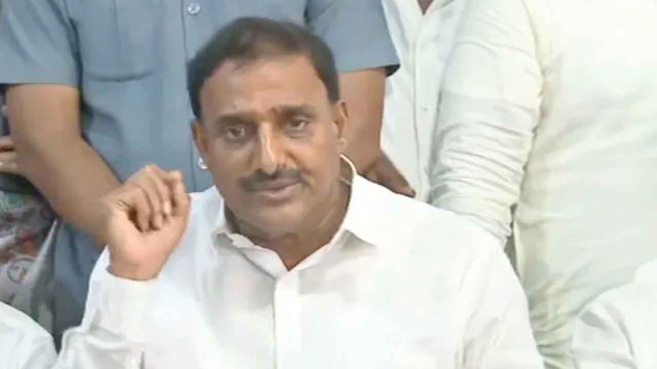 Arekapudi Gandhi | అరికెపూడి గాంధీ ఏకాకి.. చాంబర్‌ ప్రారంభానికి ముఖం చాటేసిన మంత్రులు, ఎమ్మెల్యేలు