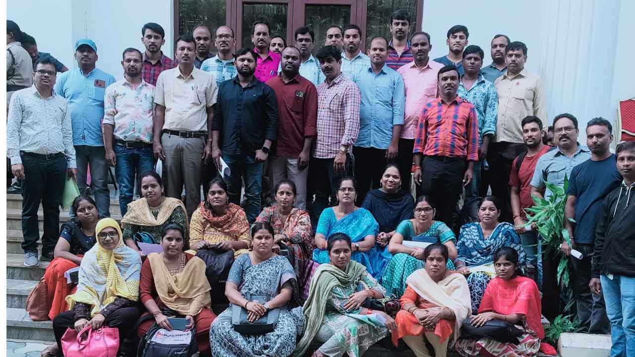 Praja Bhavan | ప్రజా భవన్‌లో గురుకుల టీచర్ అభ్యర్థుల ఆందోళన : వీడియో