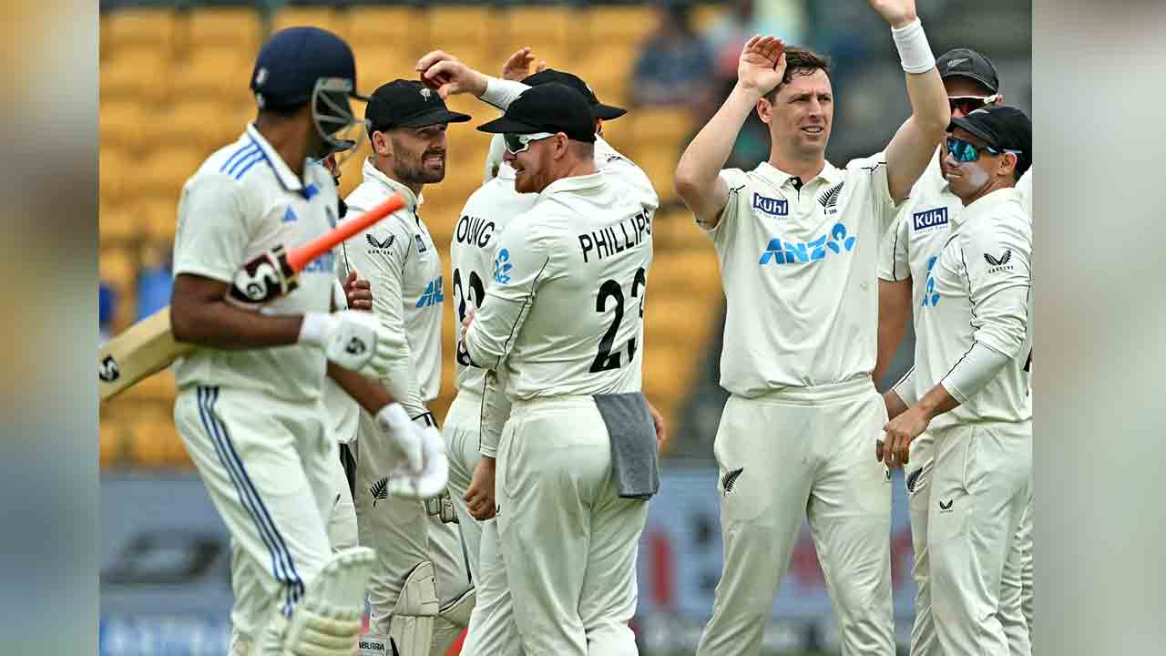 IND vs NZ 1st Test | సొంతగడ్డపై టీమిండియా చెత్త రికార్డు.. రెండో రోజు కివీస్దే