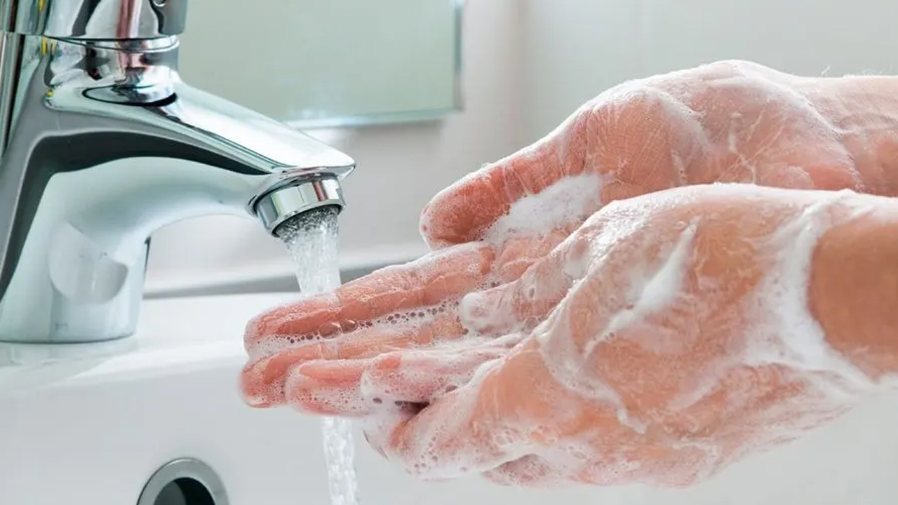 Health tips | ఆడవాళ్లూ ఆ శుభ్రతపై అస్సలే అశ్రద్ధ వద్దు.. ఆరోగ్యానికి ప్రమాదం..!