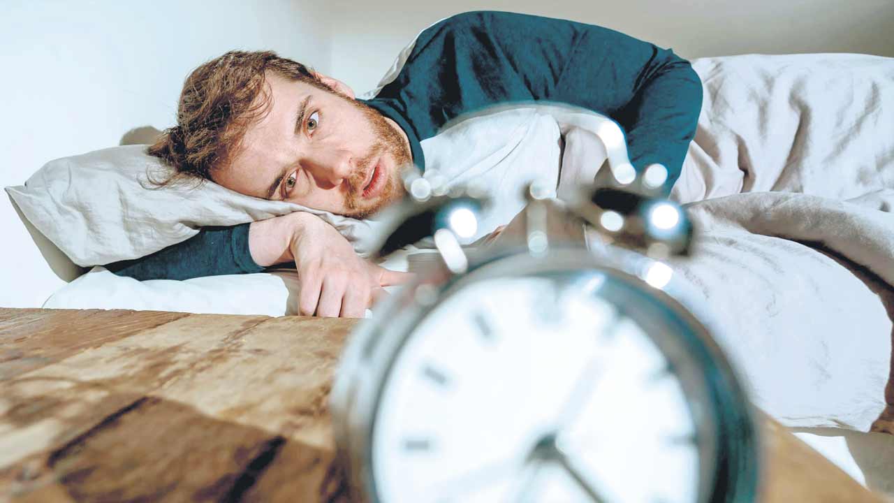 Sleeping | నిద్రలేమితో బాధపడుతున్నారా.. అయితే మీ మెదడు వేగంగా ముసలితనం పొందే అవకాశం