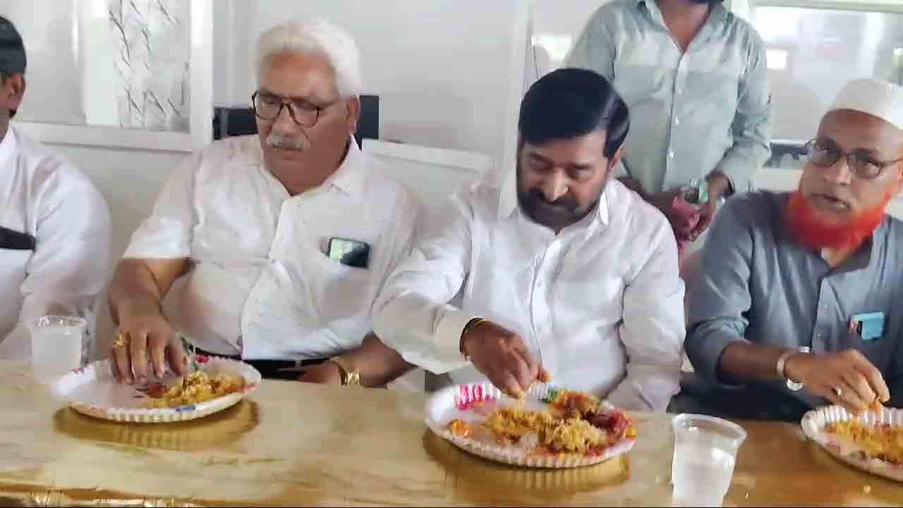 Jagadish Reddy | వెల్లివిరిసిన మతసామరస్యం.. మైనార్టీ సోదరులకు ఎమ్మెల్యే జగదీశ్ రెడ్డి సామూహిక విందు