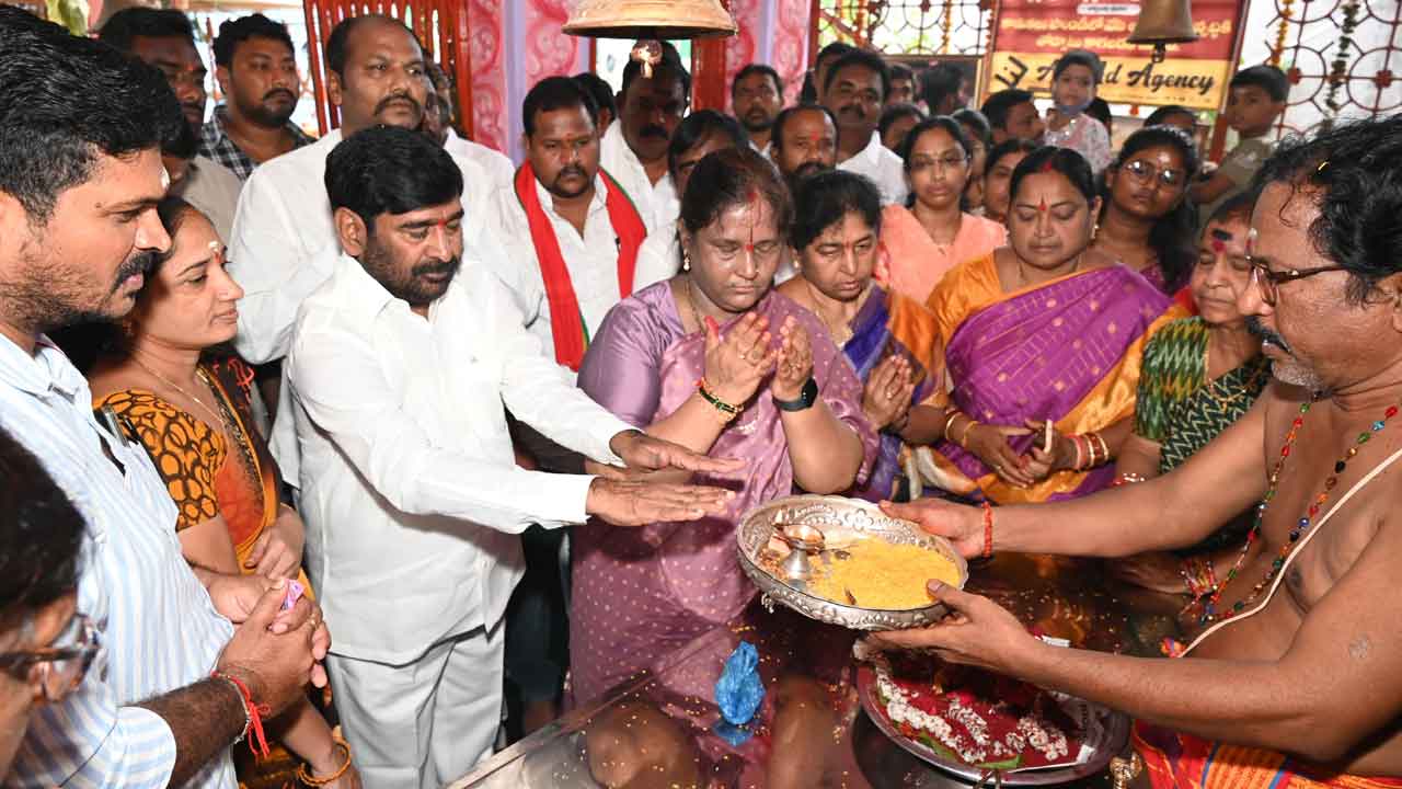 MLA Jagadish Reddy | కనకదుర్గమ్మకు ఎమ్మెల్యే జగదీష్ రెడ్డి పూజలు