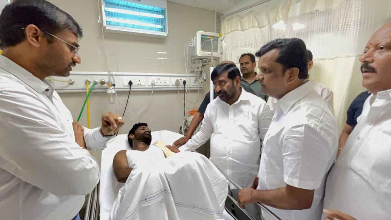 Jagadish Reddy | జర్నలిస్టు చిలుక ప్రవీణ్‌ను పరామర్శించిన ఎమ్మెల్యే జగదీష్ రెడ్డి