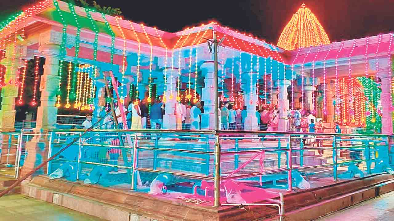 జగజ్జననీ.. జోగుళాంబ