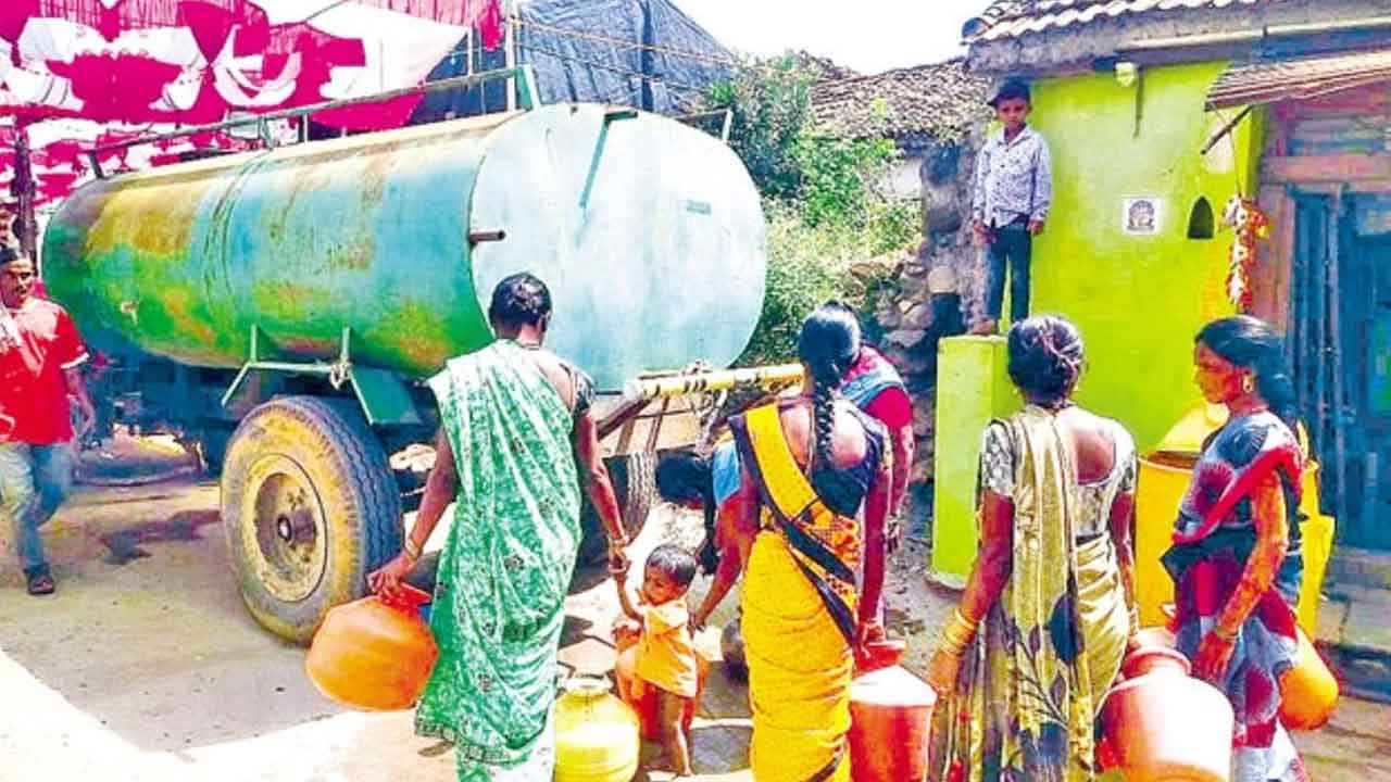 Mission Bhagiratha | పండగ వేళ కన్నీళ్లు పెట్టుకుంటున్న ఆడబిడ్డలు.. జుక్కల్‌లో ఐదు రోజులుగా నీళ్లురాక అవస్థలు