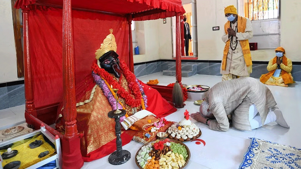 PM Modi: బంగ్లాదేశ్‌లో మోదీ గిఫ్ట్ ఇచ్చిన కిరీటాన్ని దొంగ‌లించారు..