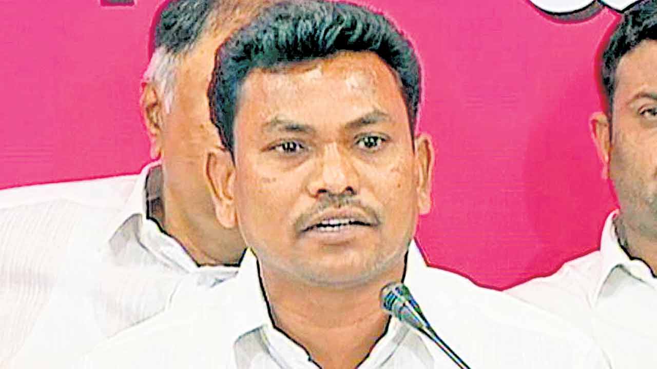 సురేఖను మంత్రివర్గం నుంచి తొలగించాలి