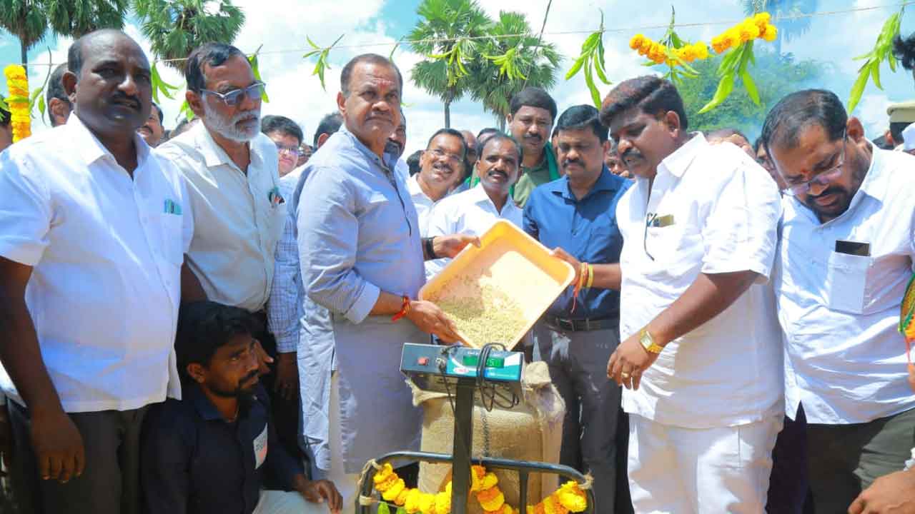 Minister Komatireddy | త్వరలోనే అందరికి రుణమాఫీ చేస్తాం : మంత్రి కోమటిరెడ్డి