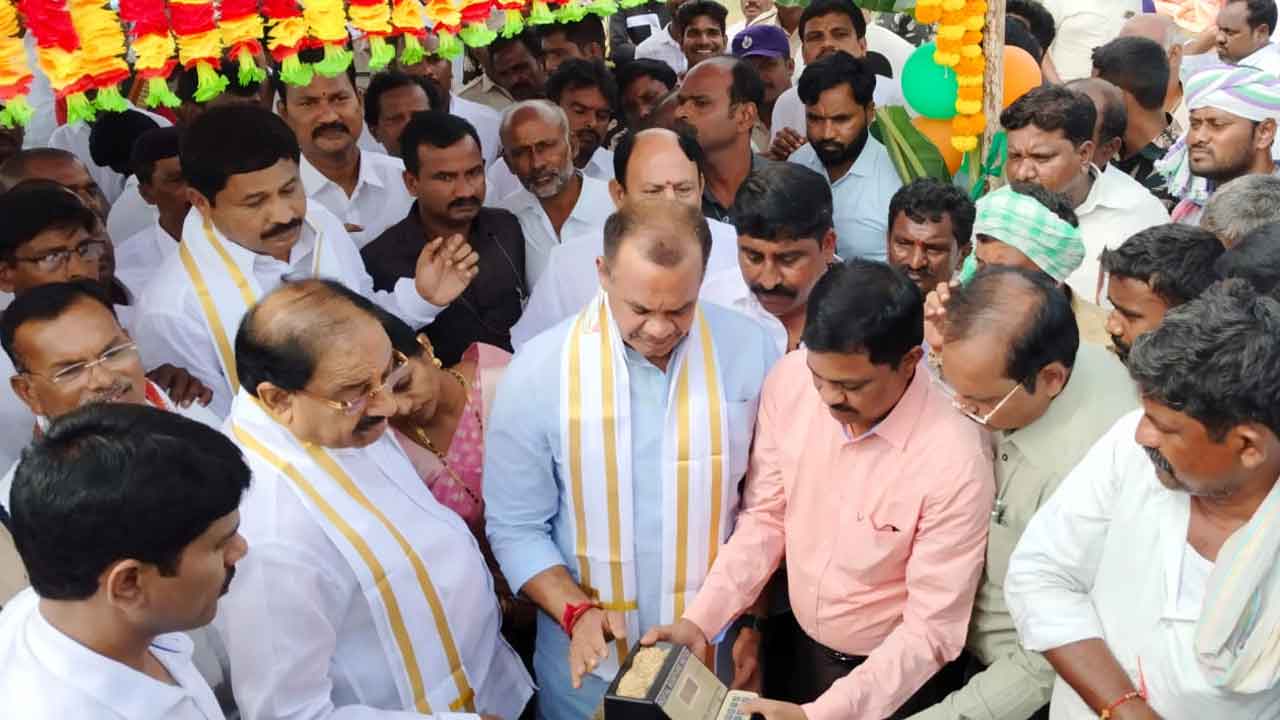 Minister Komatireddy | రైతు సంక్షేమం రాష్ట్ర ప్రభుత్వం కృషి : మంత్రి కోమటిరెడ్డి