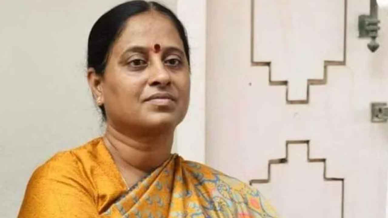 Konda Surekha | నాగార్జున కేసులో మంత్రి కొండా సురేఖకు నాంపల్లి కోర్టు సమన్లు