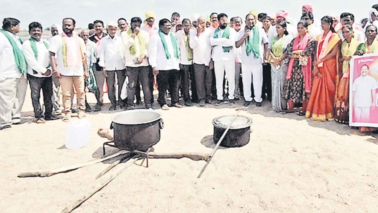 పంటలకు ఎల్లంపల్లి నీళ్లివ్వండి