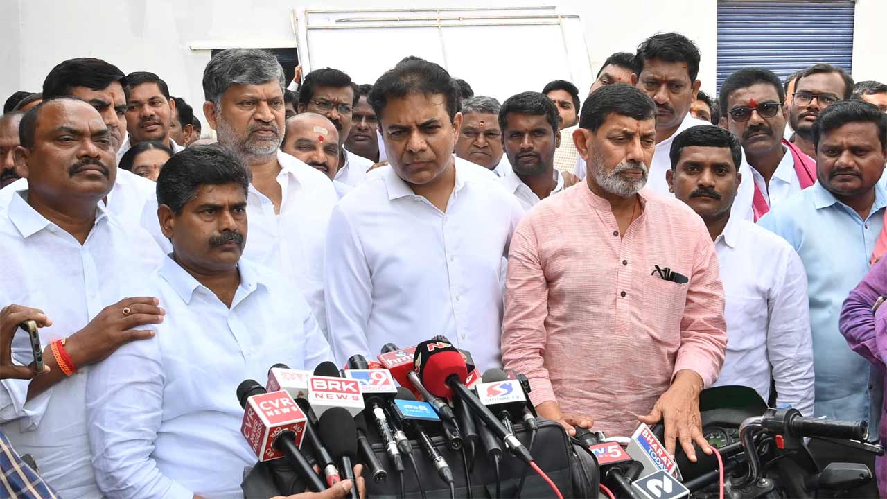 KTR | డిస్కంలతో పోలిస్తే మా సెస్‌ 100 శాతం మెరుగ్గా పనిచేస్తోంది: కేటీఆర్‌