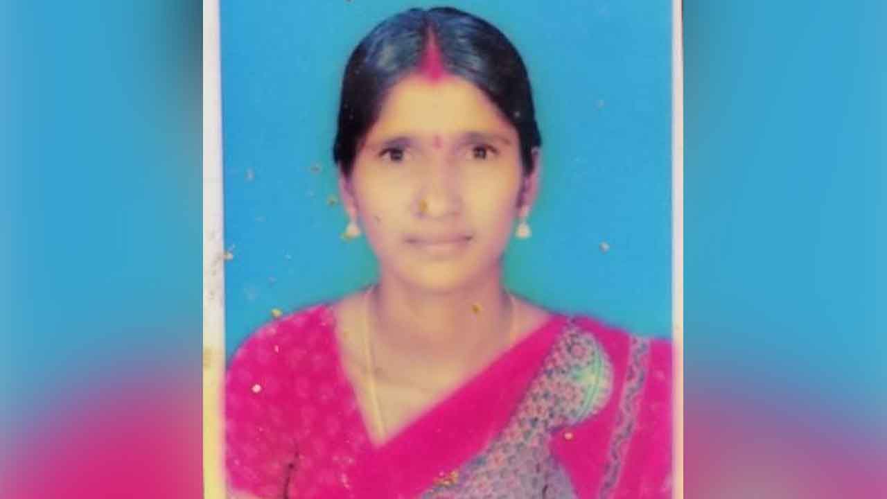 Snake bite | పాము కాటుకు గురై మహిళ మృతి.. జగిత్యాల జిల్లాలో ఘటన