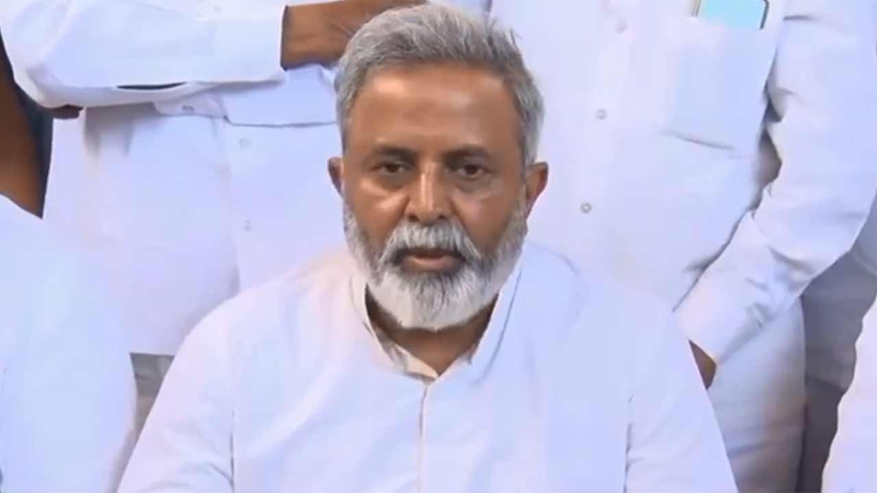 Madhu Yashki | వాళ్లు కాంగ్రెస్పై ప్రేమతో రాలేదు.. ఫిరాయింపు ఎమ్మెల్యేలపై మధుయాష్కీ సంచలన వ్యాఖ్యలు