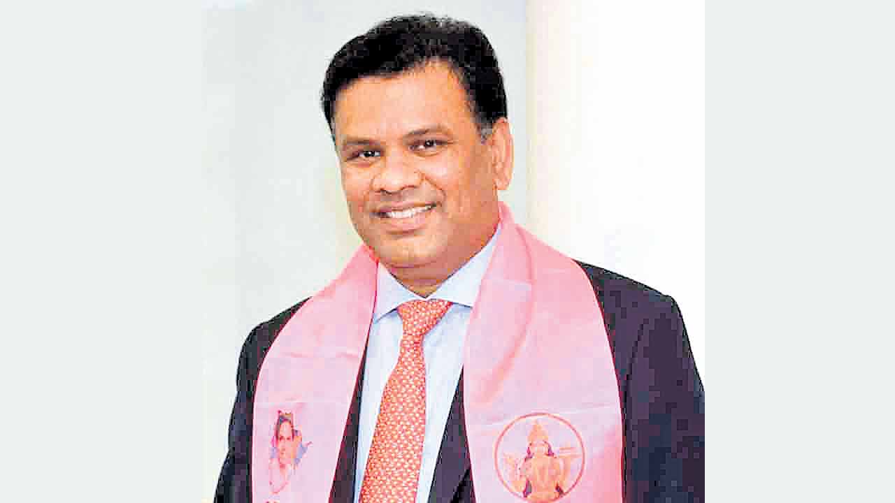 మంత్రి బేషరతుగా క్షమాపణ చెప్పాలి