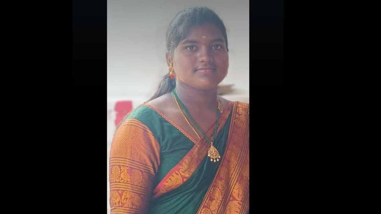 పిడుగుపాటుకు మహిళ మృతి