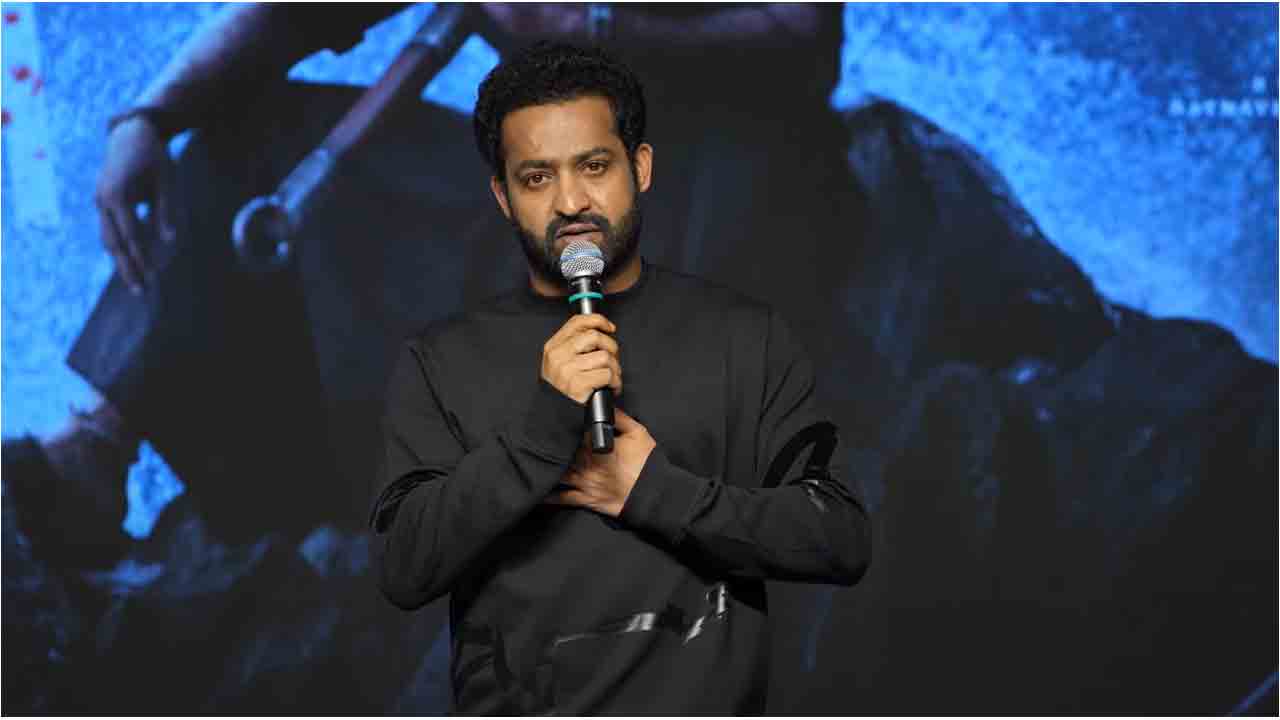 NTR Speech | శిరస్సు వంచి పాదాభివందనం చేస్తున్నా.. దేవ‌ర స‌క్సెస్ ఈవెంట్‌లో ఎన్టీఆర్ ఎమోష‌న‌ల్