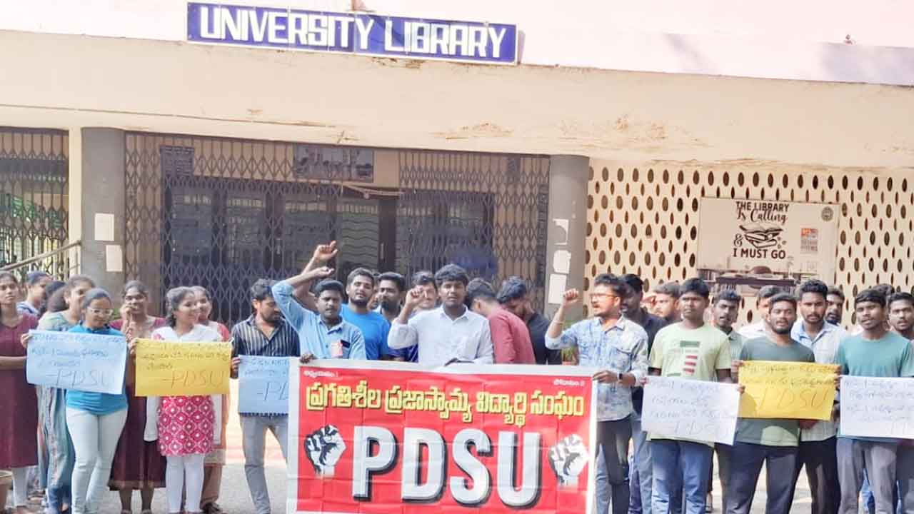 Group-1 | జీవో 29ని వెంటనే రద్దు చేయాలని కేయూ లైబ్రరీ ఎదుట నిరసన