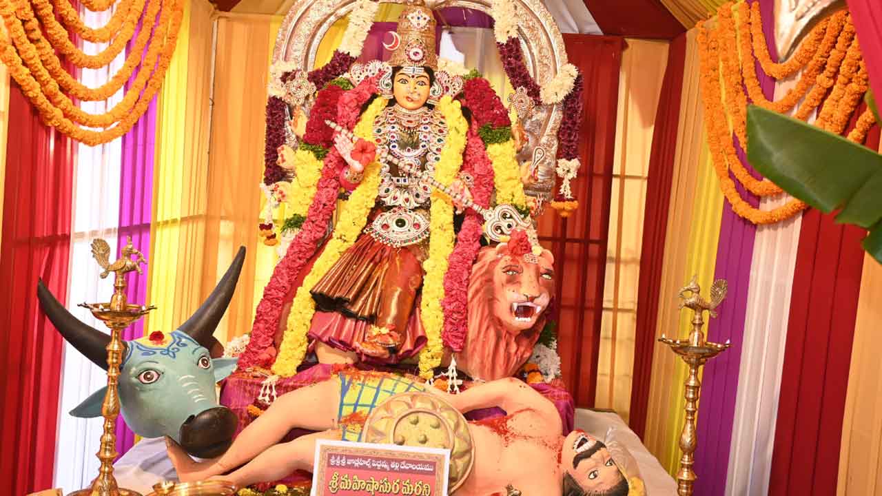 Peddamma thalli | మహిషాసుర మర్థినిగా జూబ్లీహిల్స్‌ పెద్దమ్మతల్లి