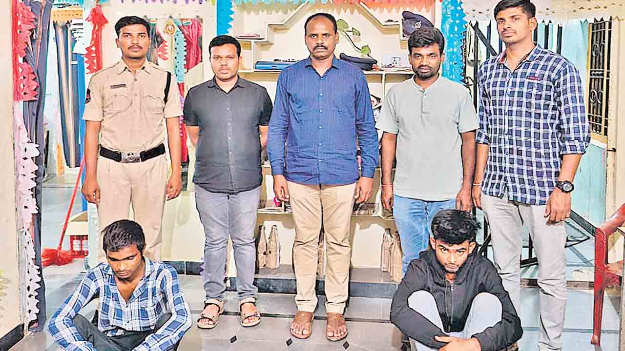 హాషిష్‌ ఆయిల్‌, విదేశీ గంజాయి పట్టివేత