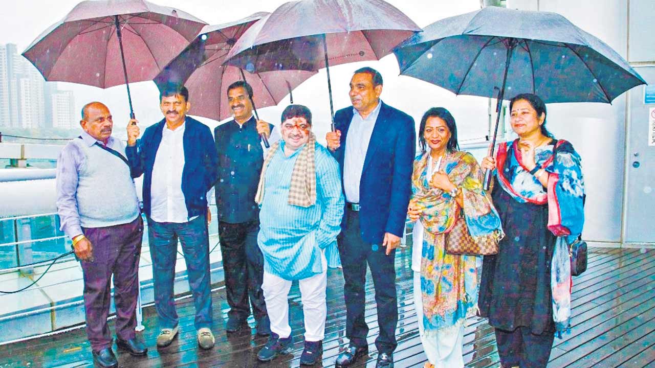 Telangana | సియోల్‌లో భూములు కొనొచ్చా? ఎస్‌ఎఫ్‌టీ రేటు ఎంత?.. దక్షిణ కొరియాలో మంత్రుల బృందం ఆరా